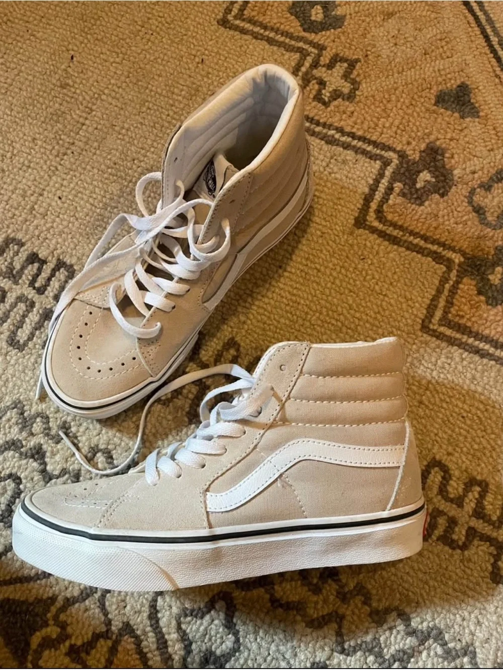 Vans High-Top Sk8-Hi Sneakers
